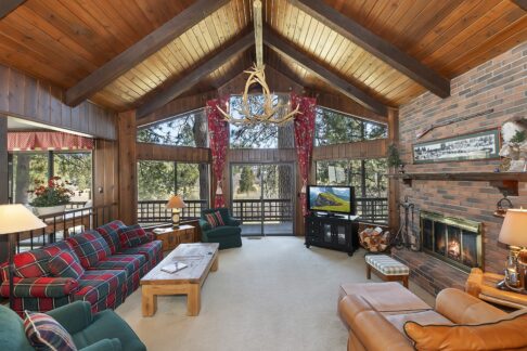 Lake Arrowhead luxury golf course home for sale with proximity to lake and clubhouse at 361 Riviera Dr
